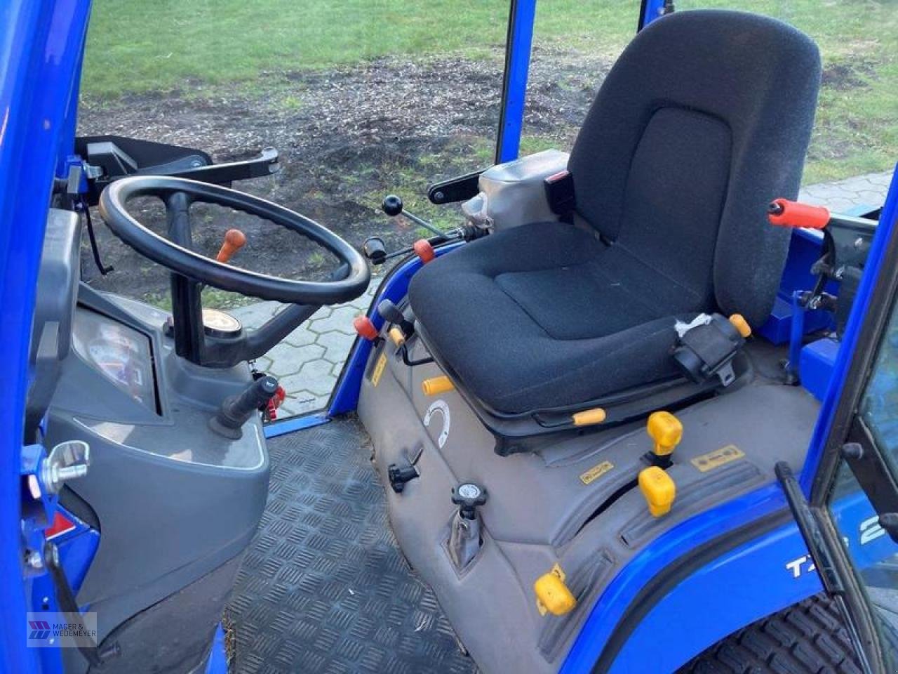 Traktor des Typs Iseki TGX 237 KEHRMASCHINE + SICHELMÄHER, Gebrauchtmaschine in Oyten (Bild 8)