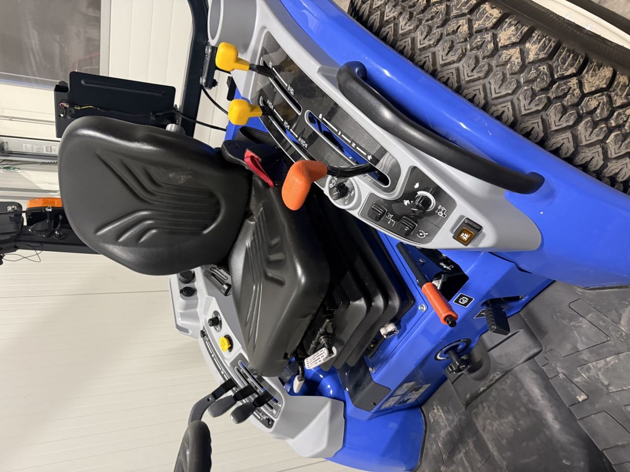 Traktor del tipo Iseki Th5370, Gebrauchtmaschine In Wadenoijen (Immagine 4)