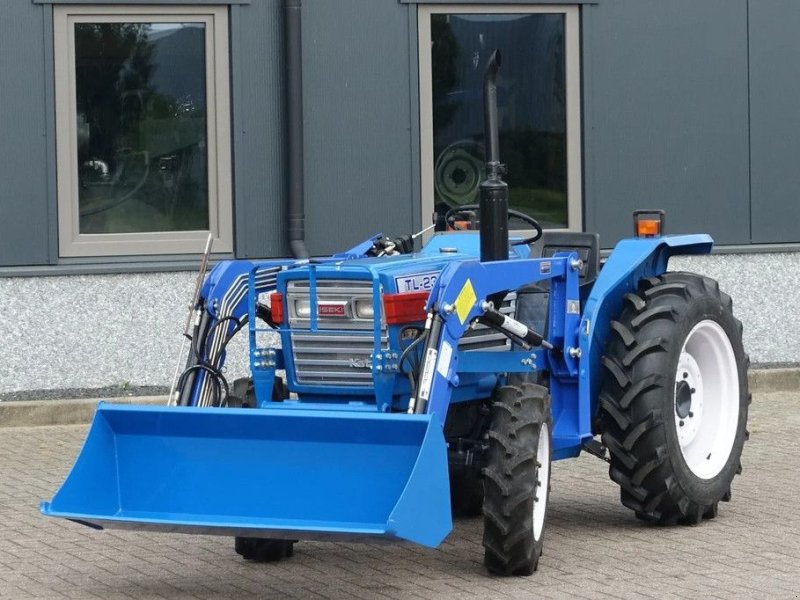Traktor van het type Iseki TL2300 4wd / 1378 Draaiuren / Voorlader, Gebrauchtmaschine in Swifterband (Foto 1)