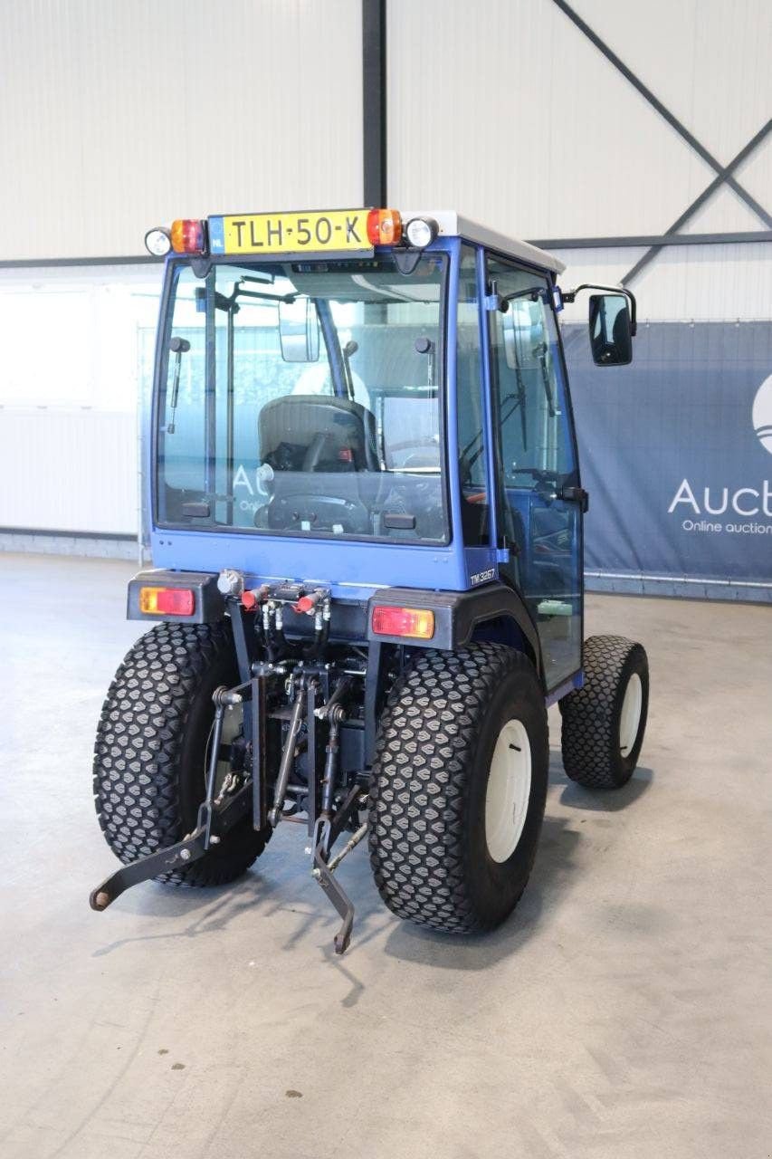 Traktor от тип Iseki TM 3267, Gebrauchtmaschine в Antwerpen (Снимка 7)