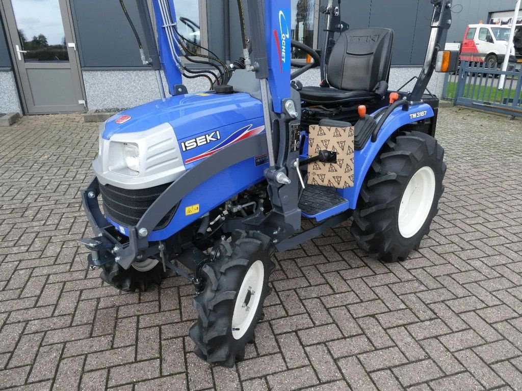 Traktor van het type Iseki TM3187 4wd / 0123 Draaiuren / Voorlader + Contragewicht, Gebrauchtmaschine in Swifterband (Foto 11)