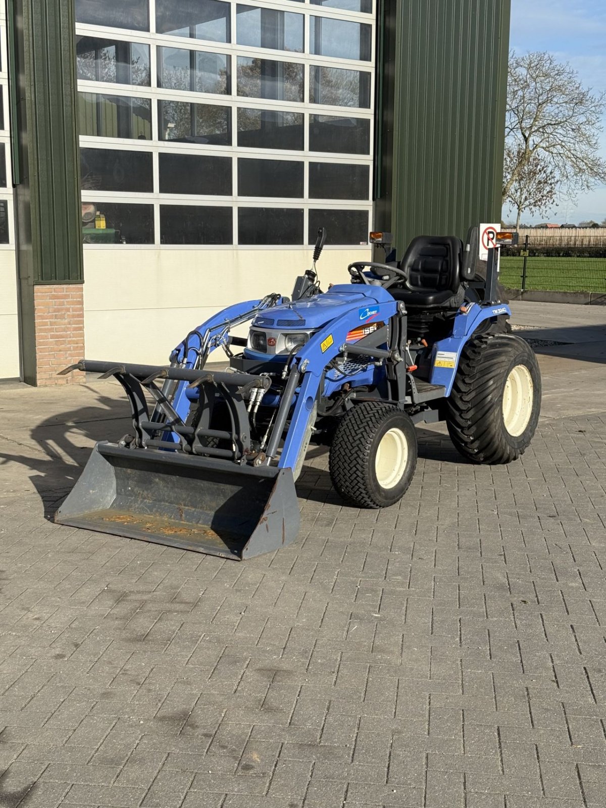 Traktor del tipo Iseki Tm3240, Gebrauchtmaschine In Wadenoijen (Immagine 3)