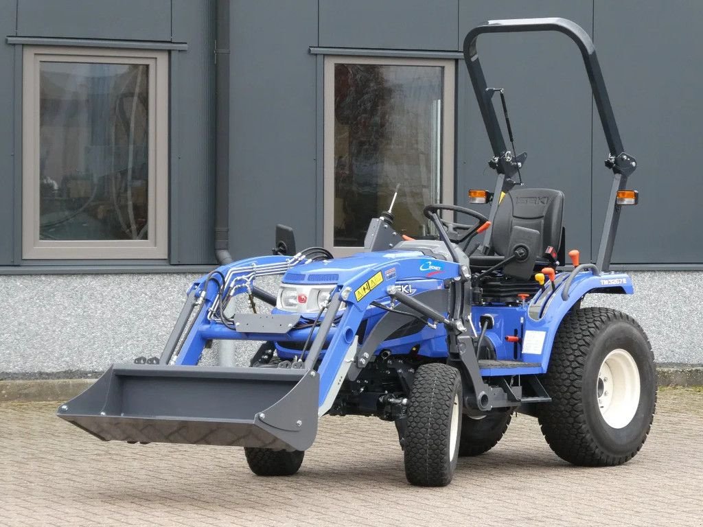 Traktor typu Iseki TM3267E 4wd / 0001 Draaiuren / Voorlader, Gebrauchtmaschine v Swifterband (Obrázek 1)