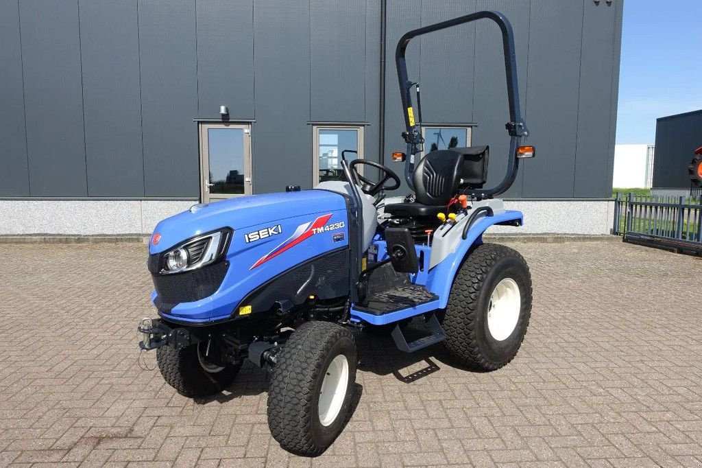 Traktor des Typs Iseki TM4230 4wd HST / 0001 Draaiuren / Nieuw, Nieuw, Nieuw, Gebrauchtmaschine in Swifterband (Bild 3)