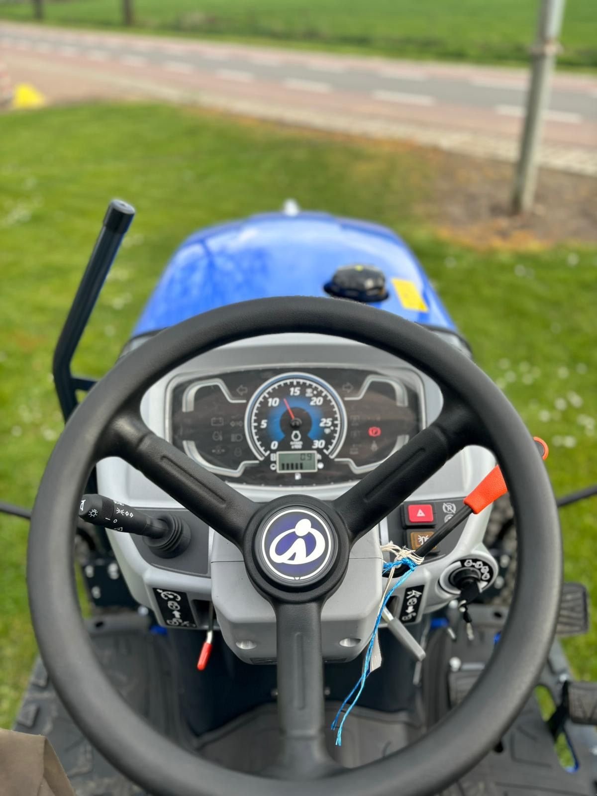 Traktor des Typs Iseki Tm4230, Gebrauchtmaschine in Wadenoijen (Bild 5)