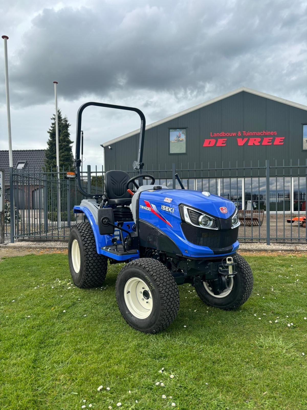 Traktor des Typs Iseki Tm4230, Gebrauchtmaschine in Wadenoijen (Bild 2)