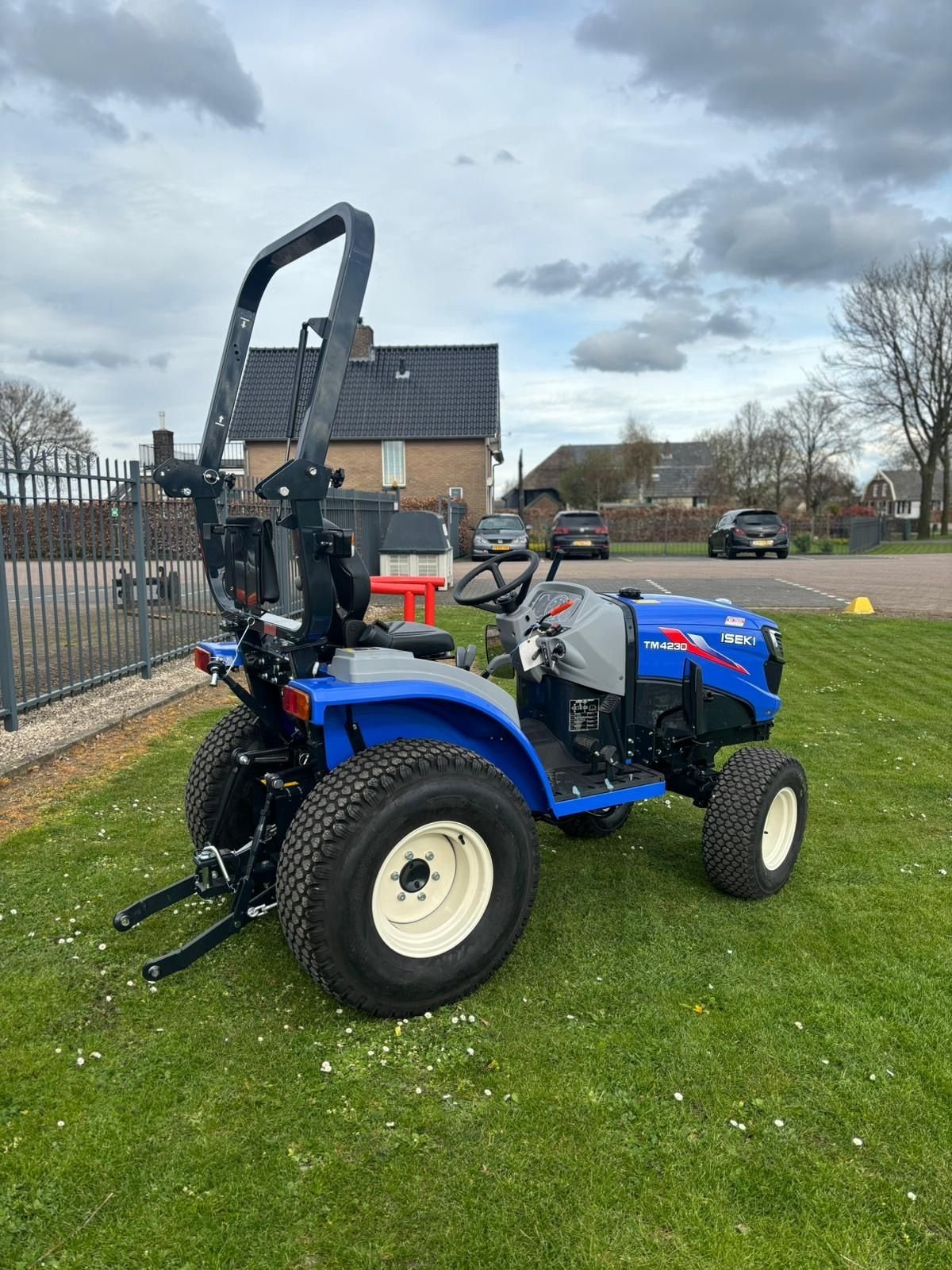 Traktor des Typs Iseki Tm4230, Gebrauchtmaschine in Wadenoijen (Bild 3)