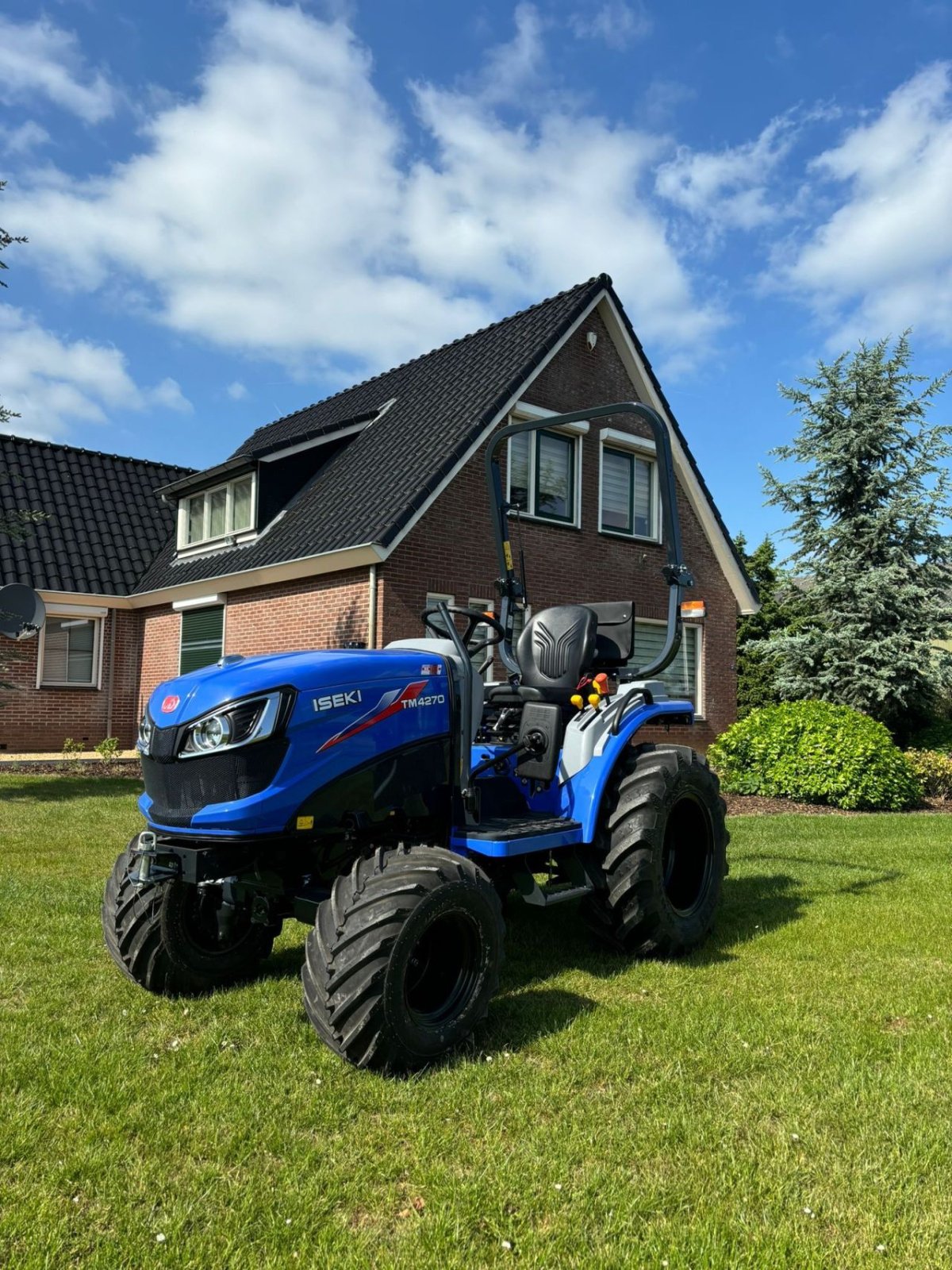 Traktor des Typs Iseki Tm4270, Neumaschine in Wadenoijen (Bild 1)