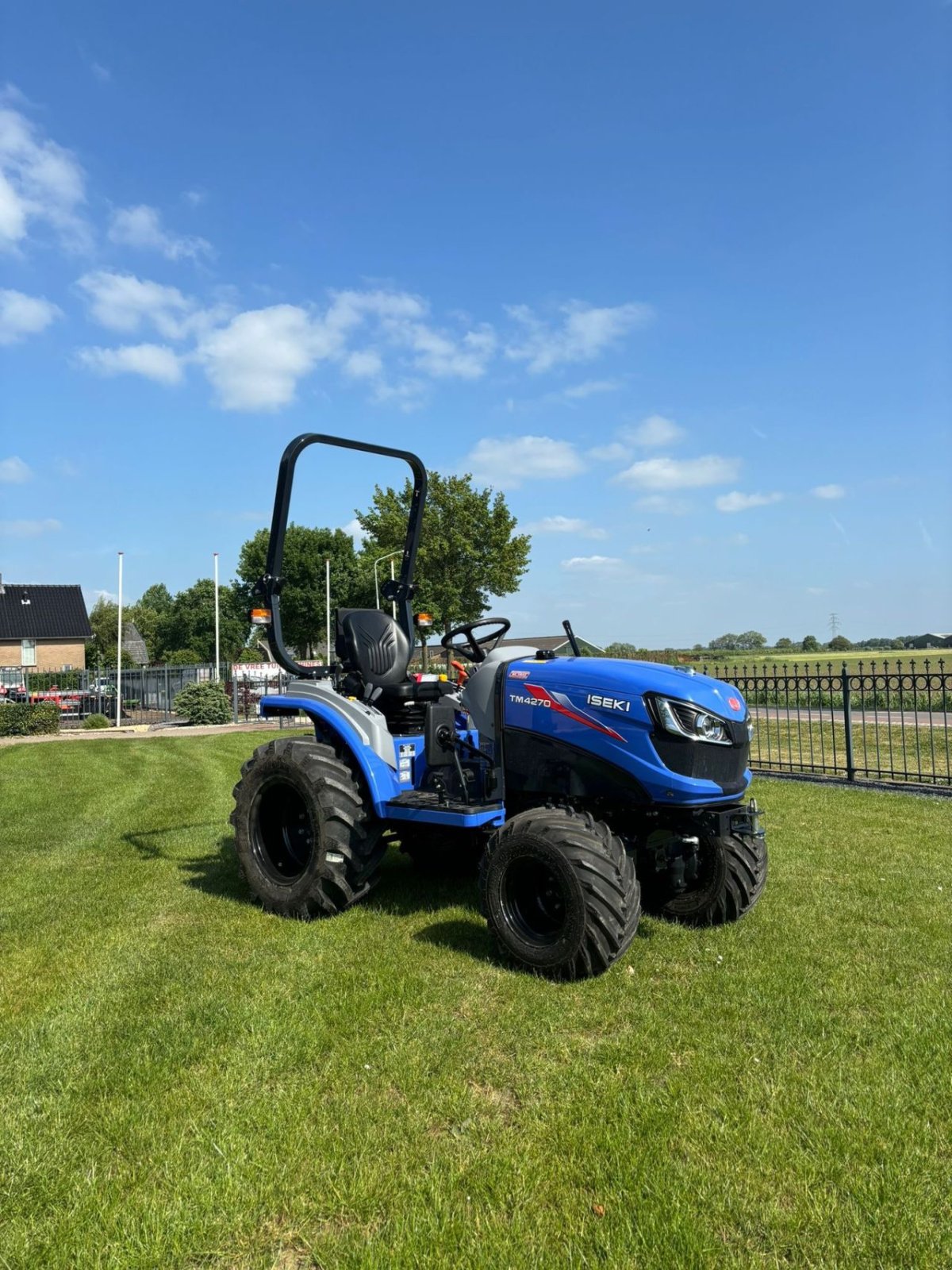 Traktor des Typs Iseki Tm4270, Neumaschine in Wadenoijen (Bild 4)