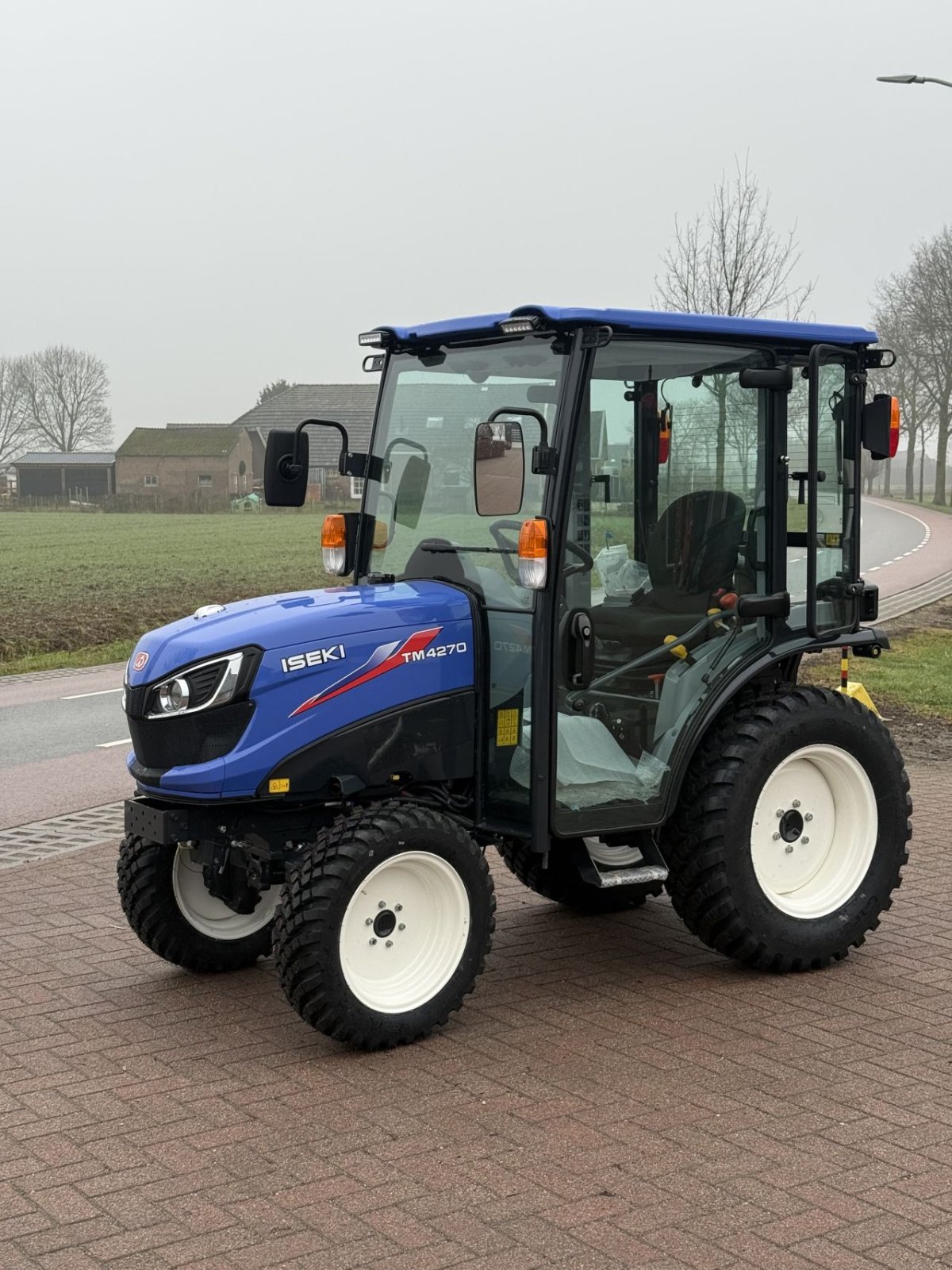 Traktor типа Iseki Tm4270, Gebrauchtmaschine в Wadenoijen (Фотография 1)