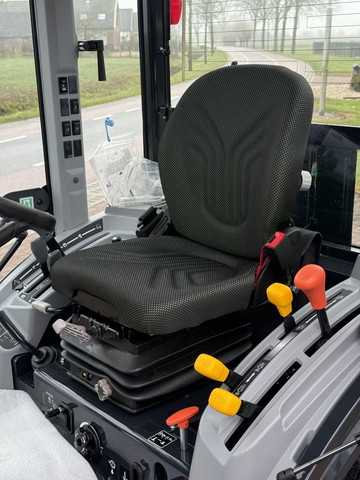 Traktor типа Iseki Tm4270, Gebrauchtmaschine в Wadenoijen (Фотография 4)