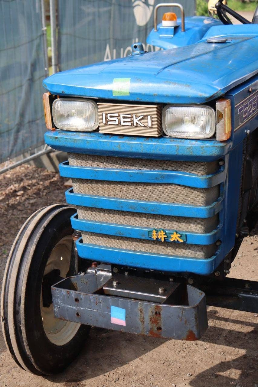 Traktor типа Iseki TS2510, Gebrauchtmaschine в Antwerpen (Фотография 11)