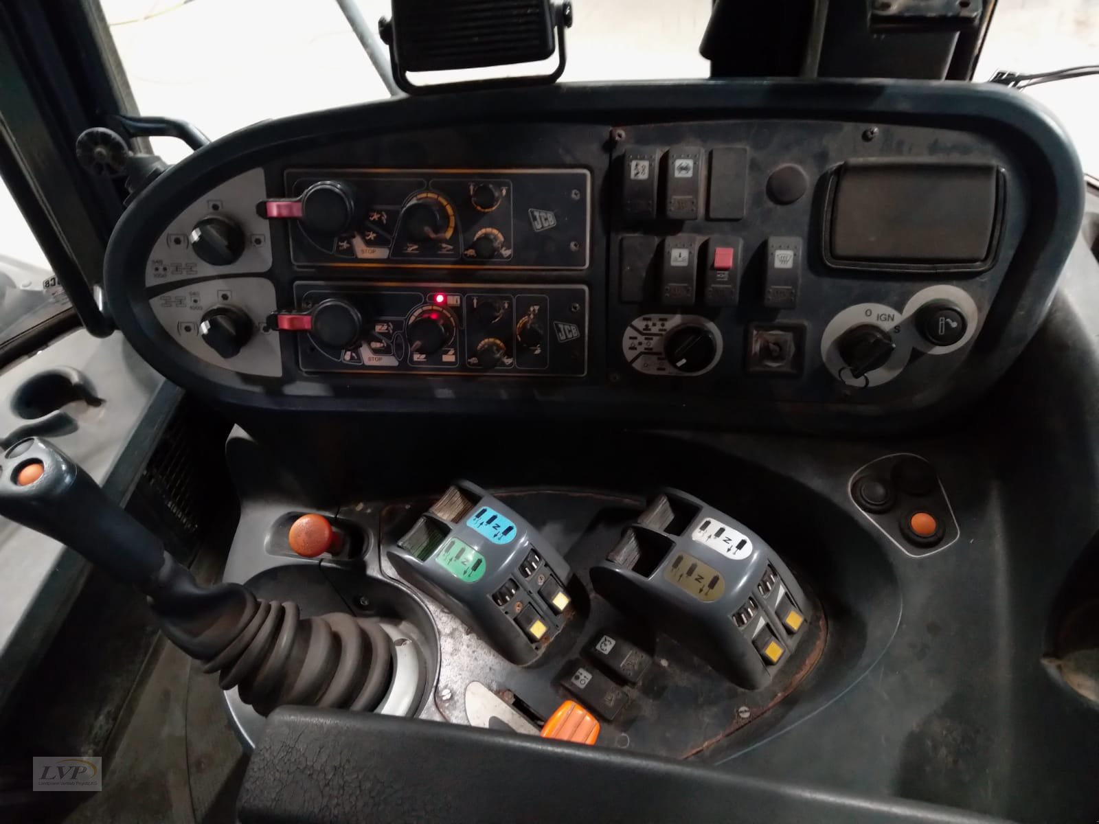 Traktor des Typs JCB 3220-80 HMV Plus, Gebrauchtmaschine in Pegnitz (Bild 9)