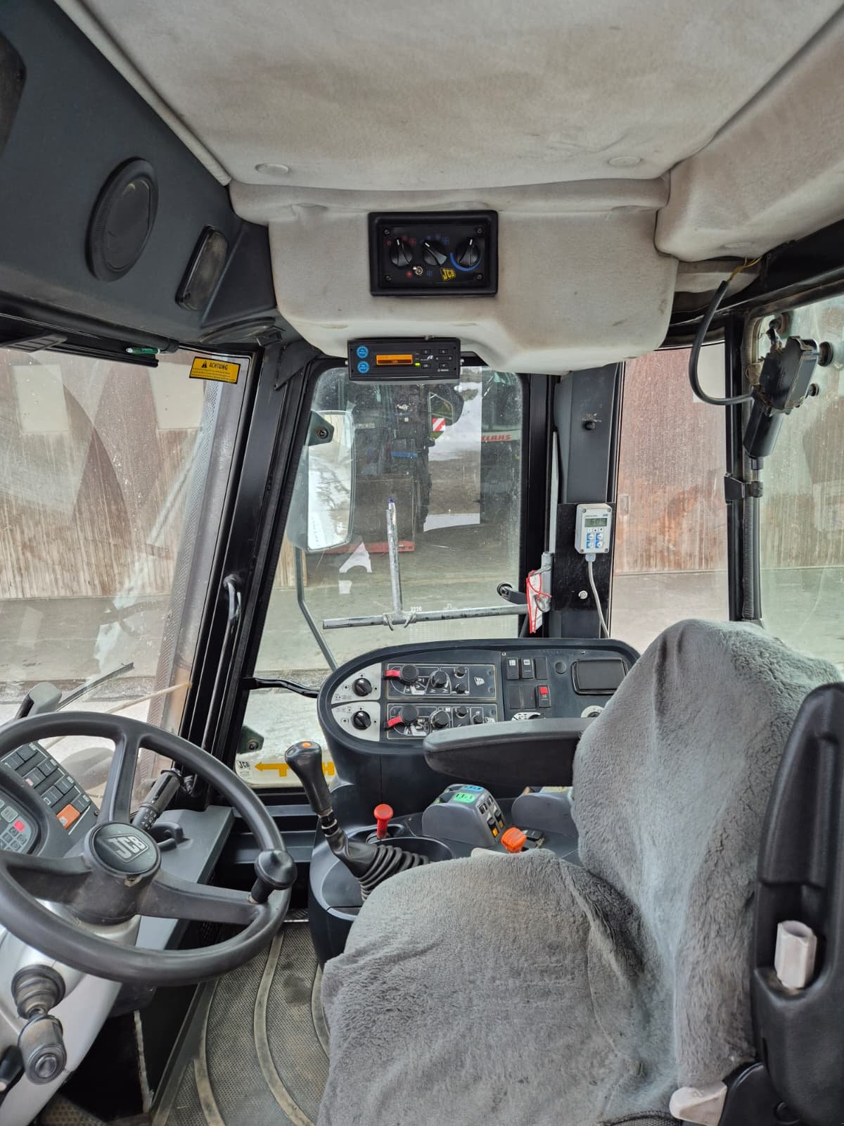 Traktor des Typs JCB 3220, Gebrauchtmaschine in Obing (Bild 6)