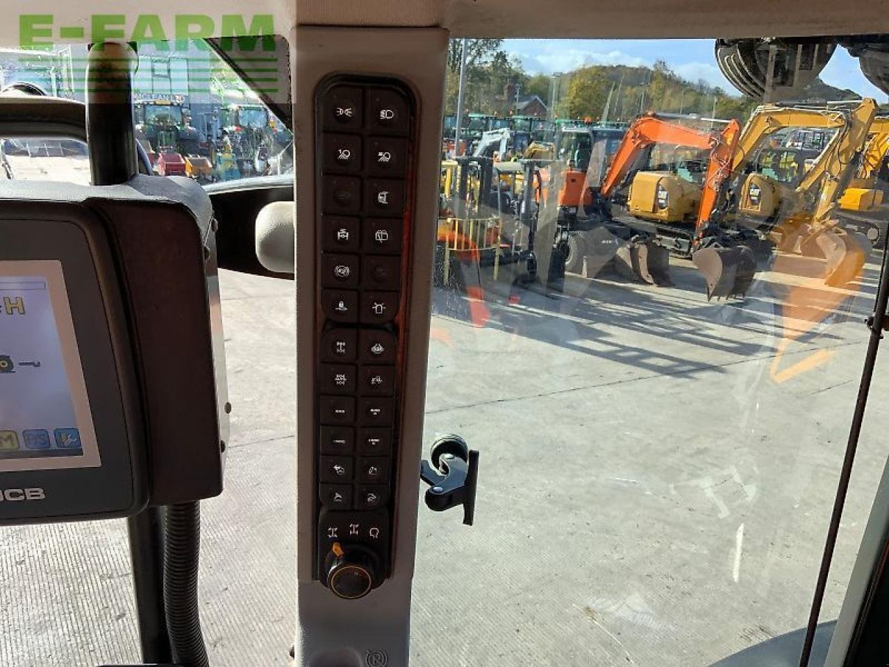 Traktor типа JCB 4220 fastrac tractor (st24436), Gebrauchtmaschine в SHAFTESBURY (Фотография 20)