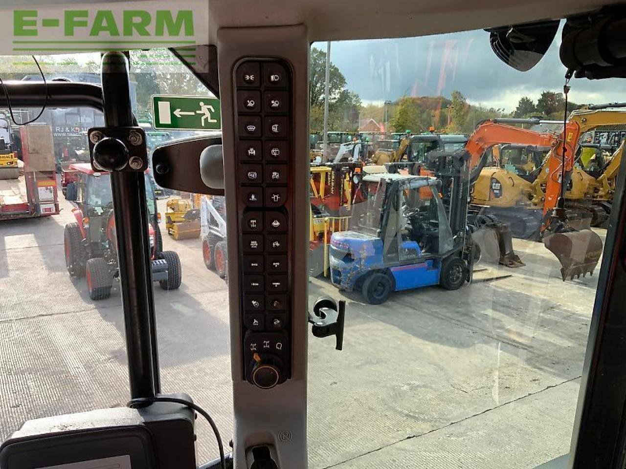 Traktor typu JCB 4220 fastrac tractor (st24887), Gebrauchtmaschine v SHAFTESBURY (Obrázek 18)