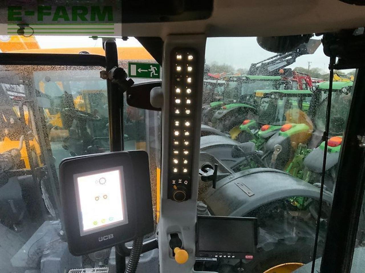 Traktor tip JCB 4220 fastrac tractor (st24925), Gebrauchtmaschine in SHAFTESBURY (Poză 25)