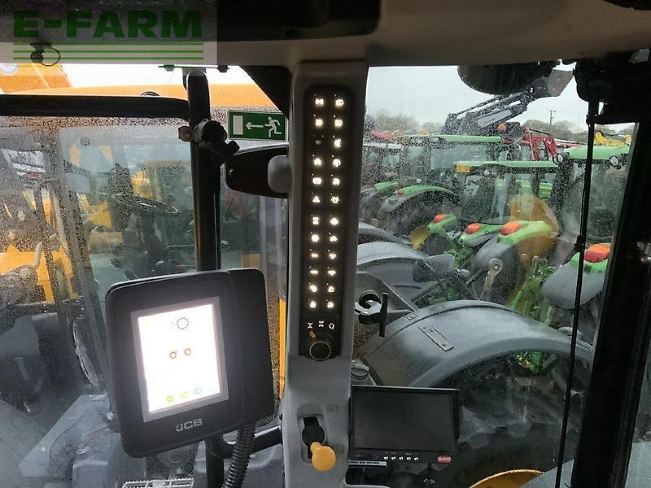 Traktor of the type JCB 4220 fastrac tractor (st24925), Gebrauchtmaschine in SHAFTESBURY (Picture 25)