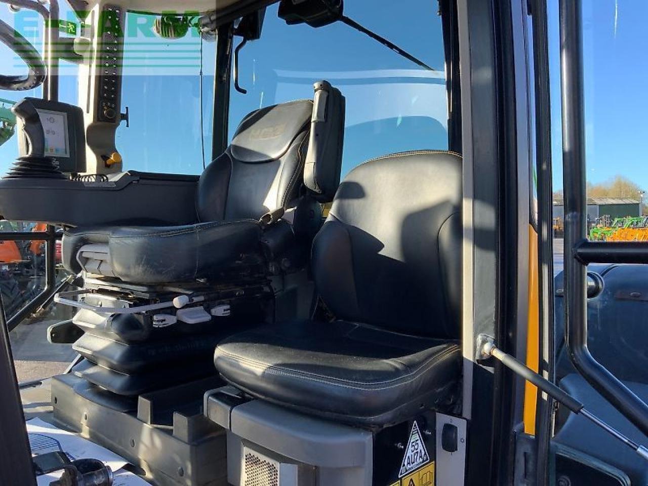 Traktor типа JCB 4220 fastrac tractor (st25127), Gebrauchtmaschine в SHAFTESBURY (Фотография 15)