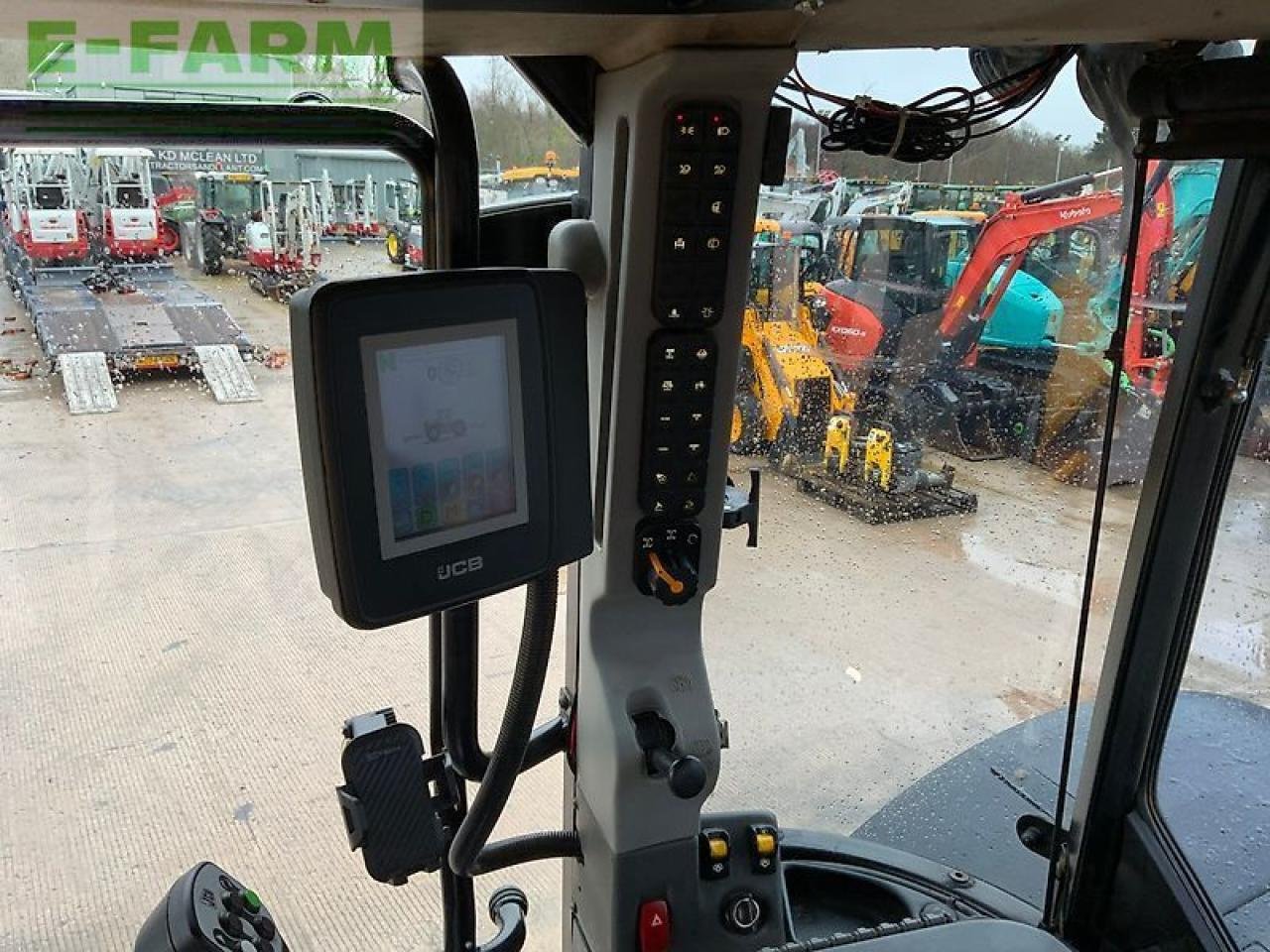 Traktor of the type JCB 4220 fastrac tractor (st25684), Gebrauchtmaschine in SHAFTESBURY (Picture 20)