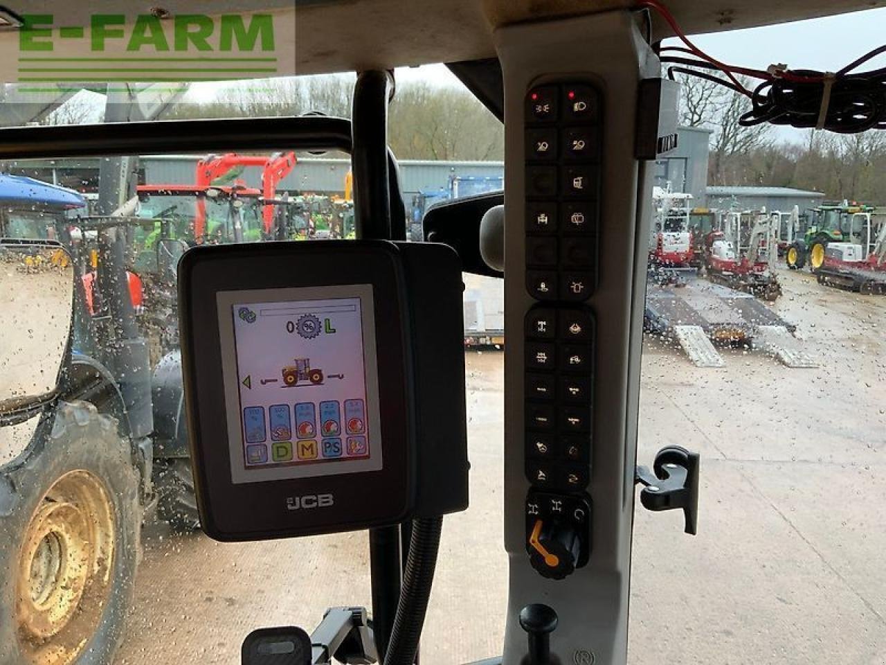 Traktor of the type JCB 4220 fastrac tractor (st25684), Gebrauchtmaschine in SHAFTESBURY (Picture 23)