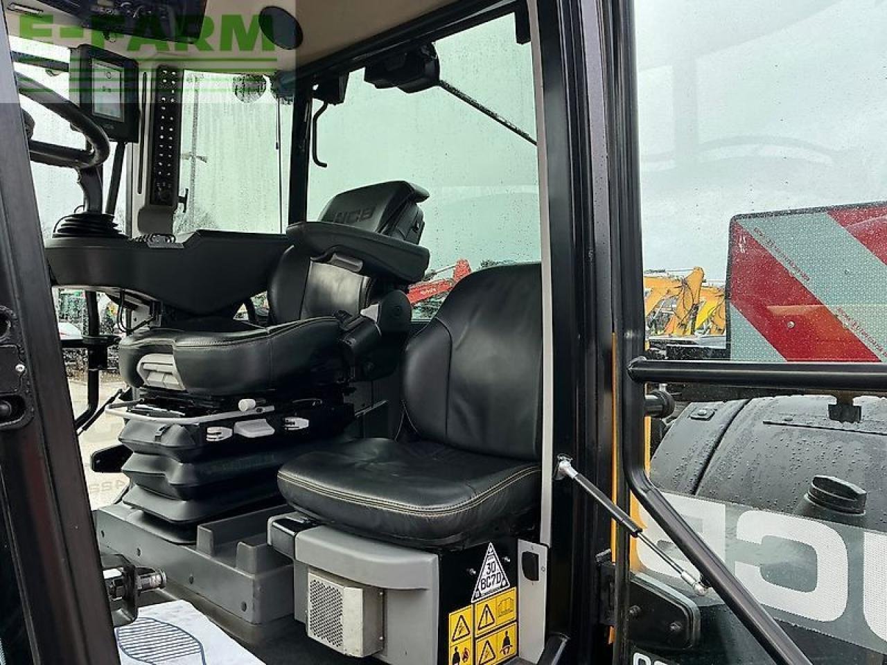 Traktor of the type JCB 4220 fastrac tractor (st25767), Gebrauchtmaschine in SHAFTESBURY (Picture 18)