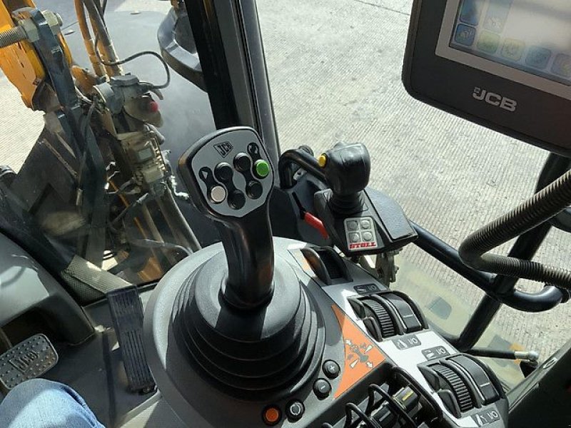 Traktor typu JCB 4220 Fastrac, Gebrauchtmaschine v Kaunas (Obrázok 27)