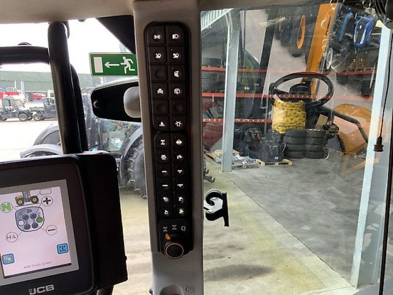 Traktor typu JCB 4220 Fastrac, Gebrauchtmaschine v Kaunas (Obrázok 25)