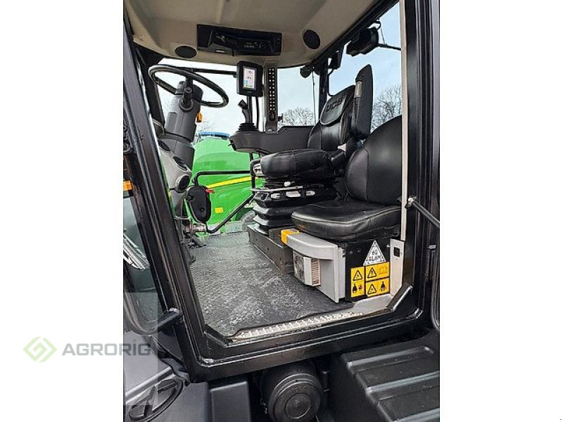 Traktor des Typs JCB 4220 Fastrac, Gebrauchtmaschine in Kaunas (Bild 9)