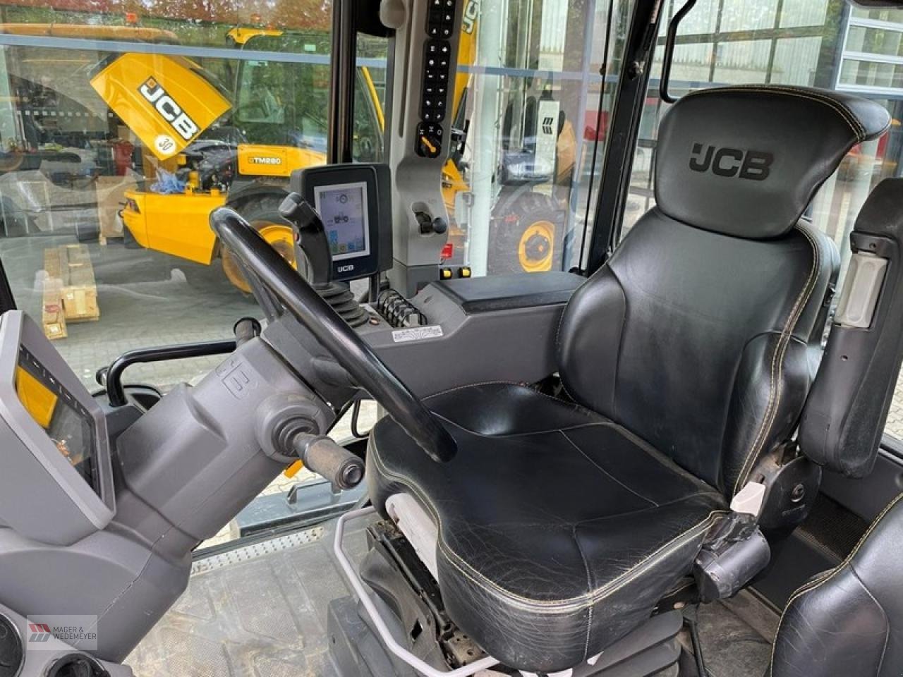 Traktor типа JCB 4220 FASTRAC, Gebrauchtmaschine в Oyten (Фотография 8)