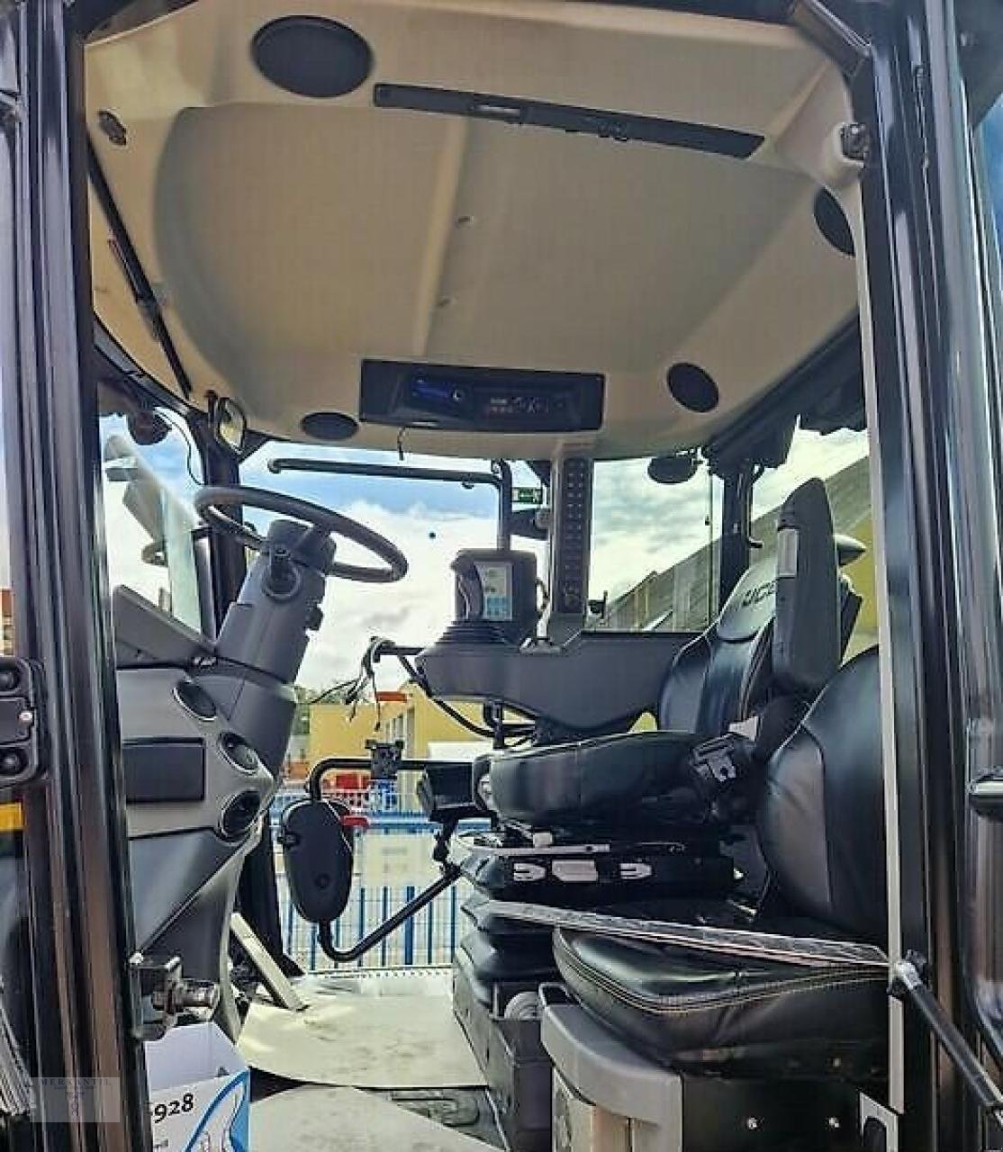 Traktor van het type JCB 4220 Fastrac, Gebrauchtmaschine in Pragsdorf (Foto 5)