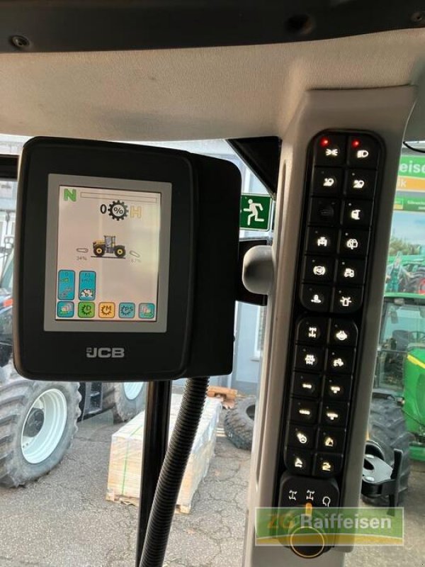 Traktor of the type JCB 4220 Fastrac, Gebrauchtmaschine in Bühl (Picture 17)