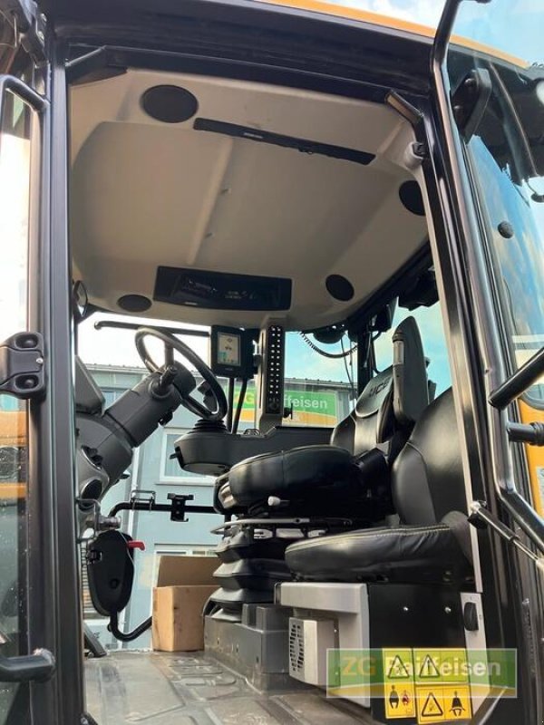 Traktor of the type JCB 4220 Fastrac, Gebrauchtmaschine in Bühl (Picture 11)