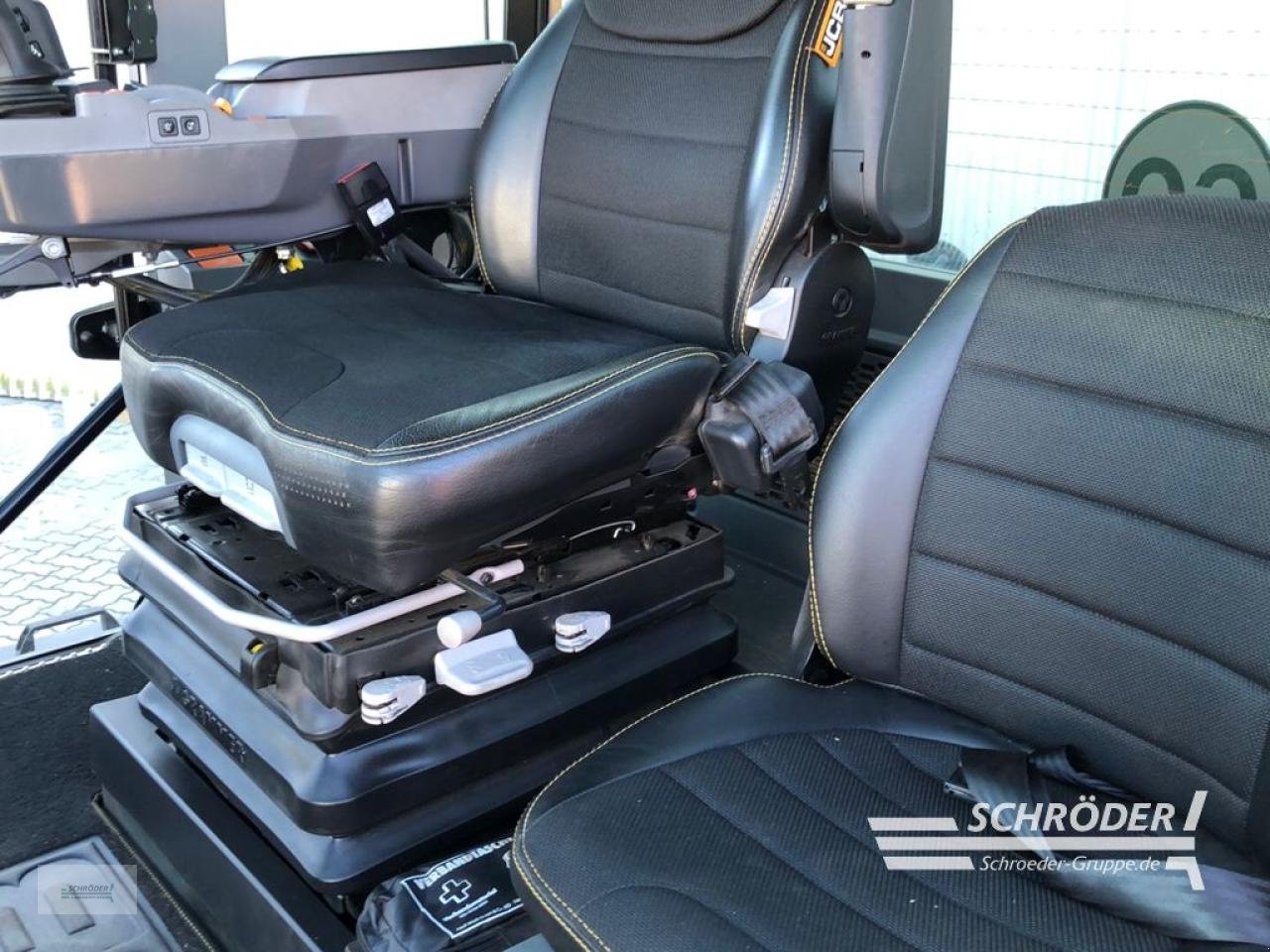 Traktor типа JCB 4220 ICON, Gebrauchtmaschine в Ahlerstedt (Фотография 19)