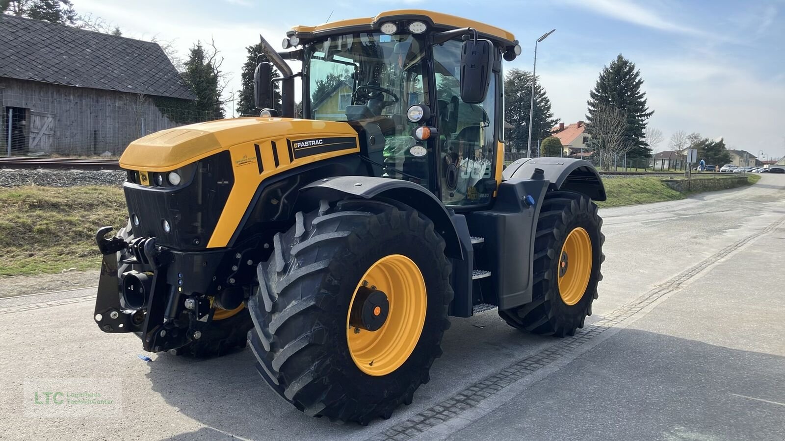 Traktor Türe ait JCB 4220, Gebrauchtmaschine içinde Großpetersdorf (resim 1)