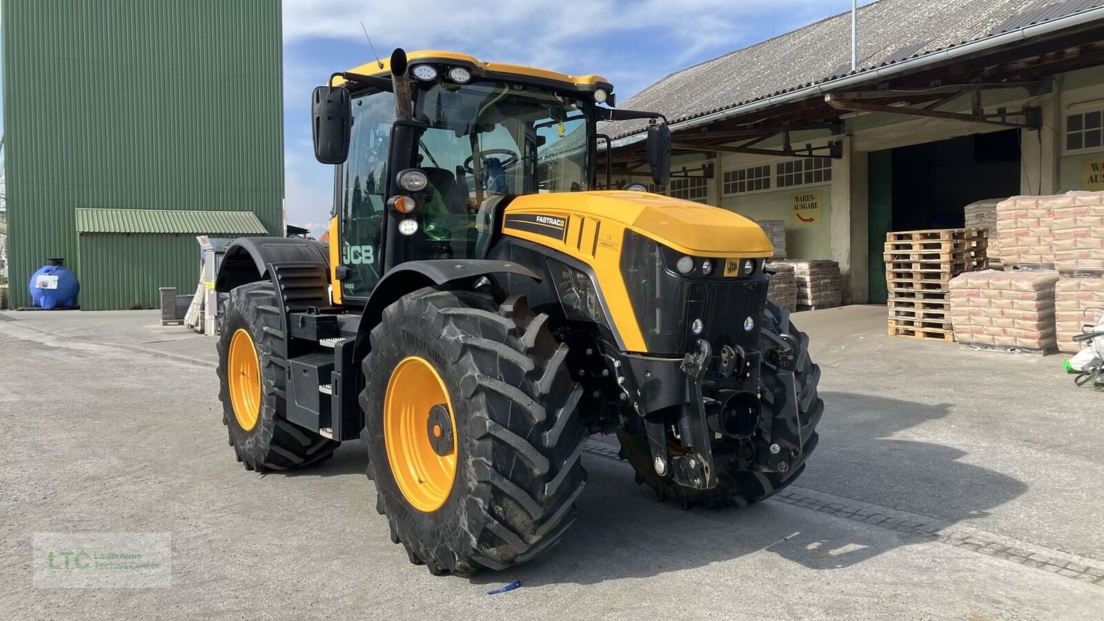 Traktor Türe ait JCB 4220, Gebrauchtmaschine içinde Großpetersdorf (resim 2)