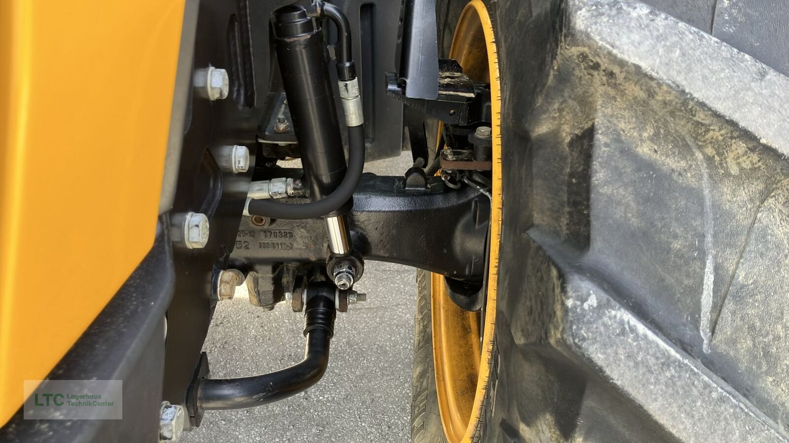 Traktor des Typs JCB 4220, Gebrauchtmaschine in Großpetersdorf (Bild 13)