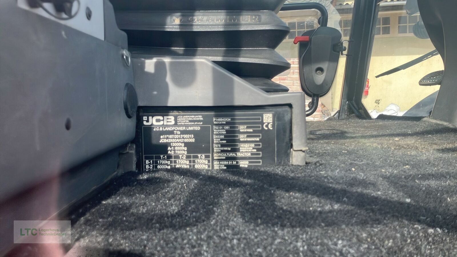 Traktor des Typs JCB 4220, Gebrauchtmaschine in Großpetersdorf (Bild 20)