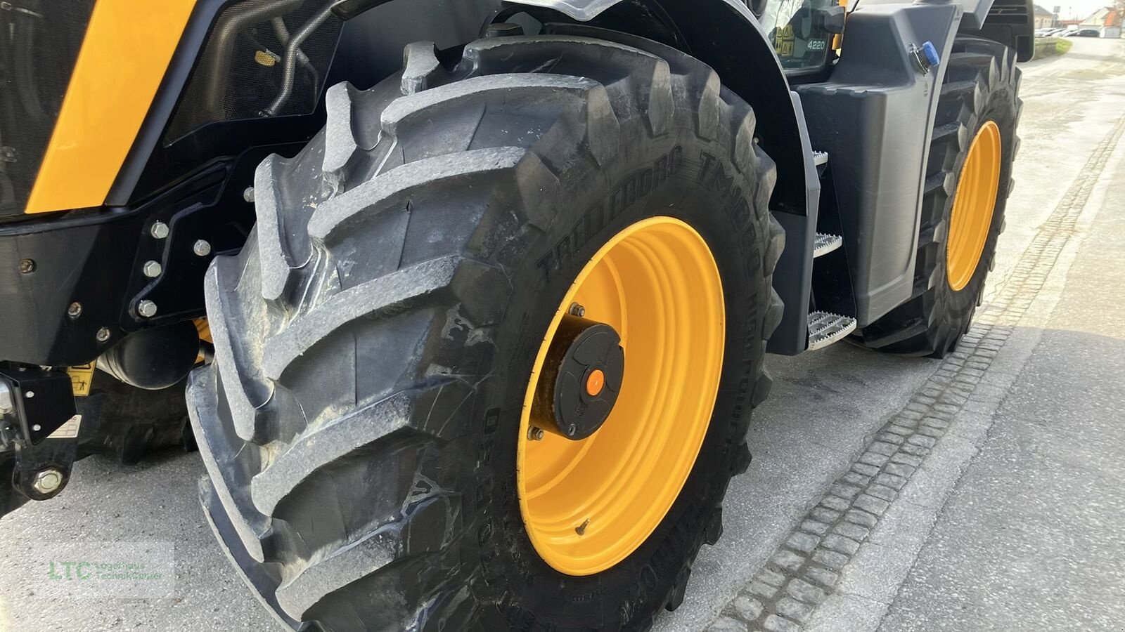 Traktor des Typs JCB 4220, Gebrauchtmaschine in Großpetersdorf (Bild 19)