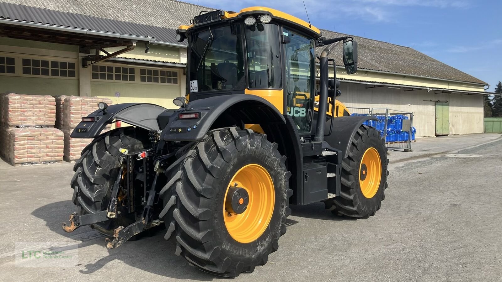 Traktor Türe ait JCB 4220, Gebrauchtmaschine içinde Großpetersdorf (resim 3)