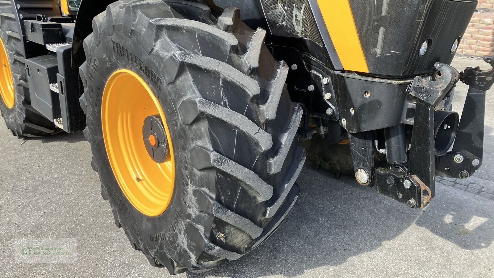 Traktor Türe ait JCB 4220, Gebrauchtmaschine içinde Großpetersdorf (resim 12)