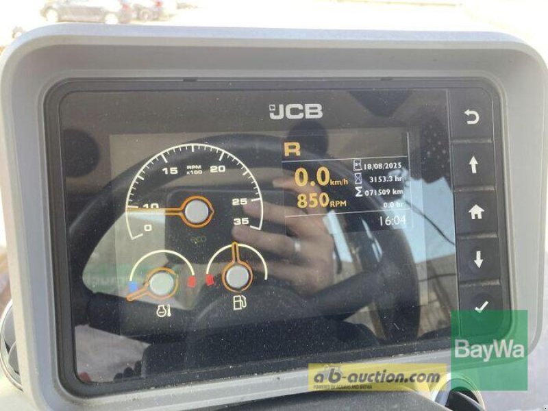 Traktor des Typs JCB 8330   1, Gebrauchtmaschine in Obertraubling (Bild 11)