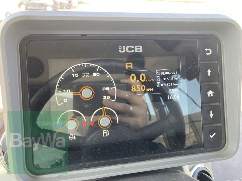 Traktor des Typs JCB 8330   1, Gebrauchtmaschine in Obertraubling (Bild 16)