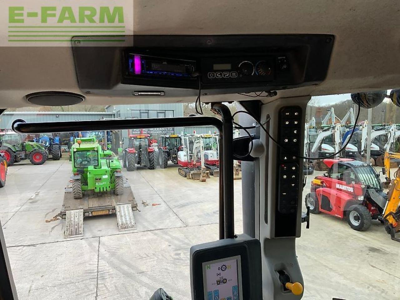 Traktor of the type JCB 8330 fastrac tractor (st25723), Gebrauchtmaschine in SHAFTESBURY (Picture 24)