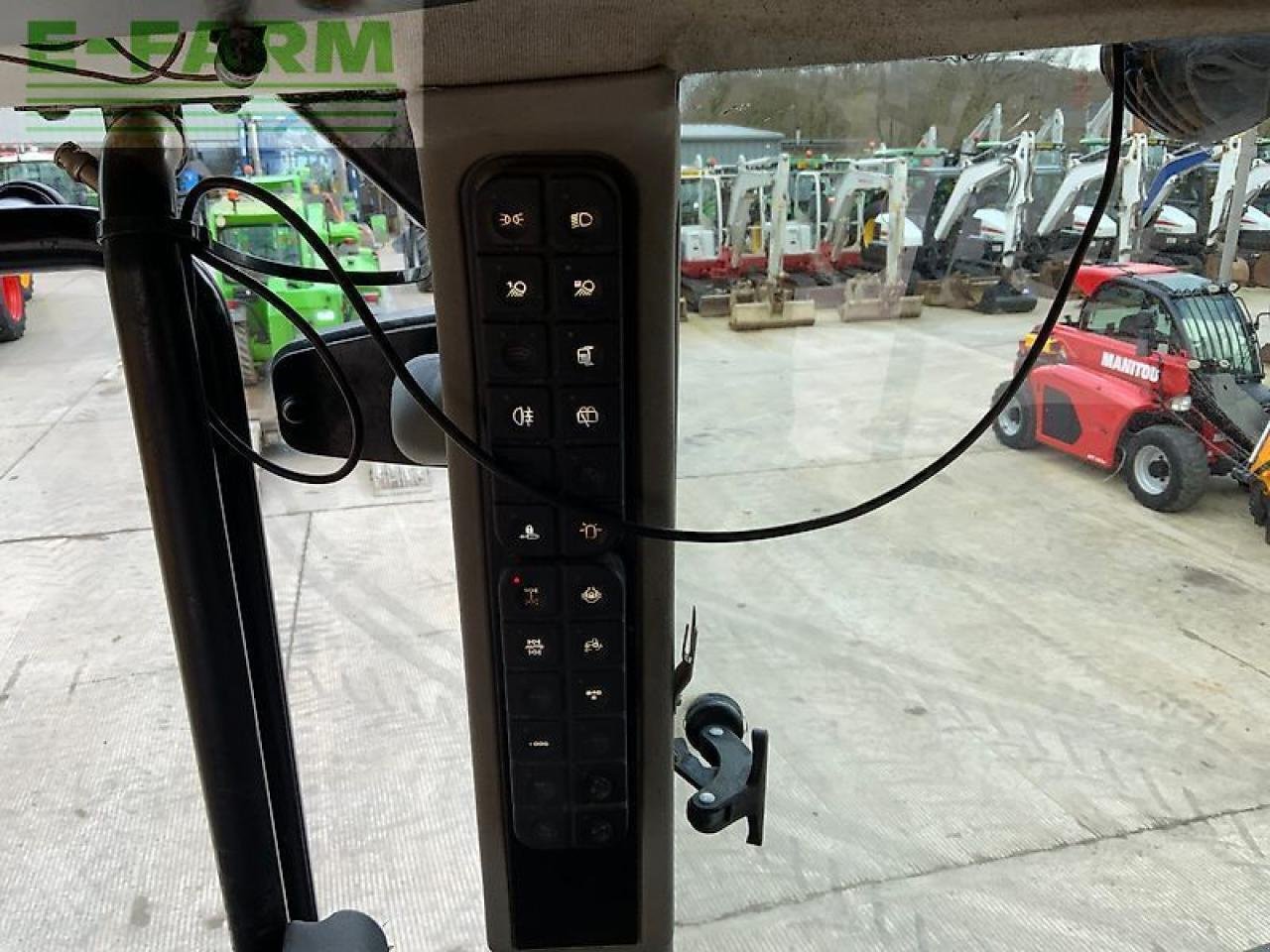 Traktor of the type JCB 8330 fastrac tractor (st25723), Gebrauchtmaschine in SHAFTESBURY (Picture 25)