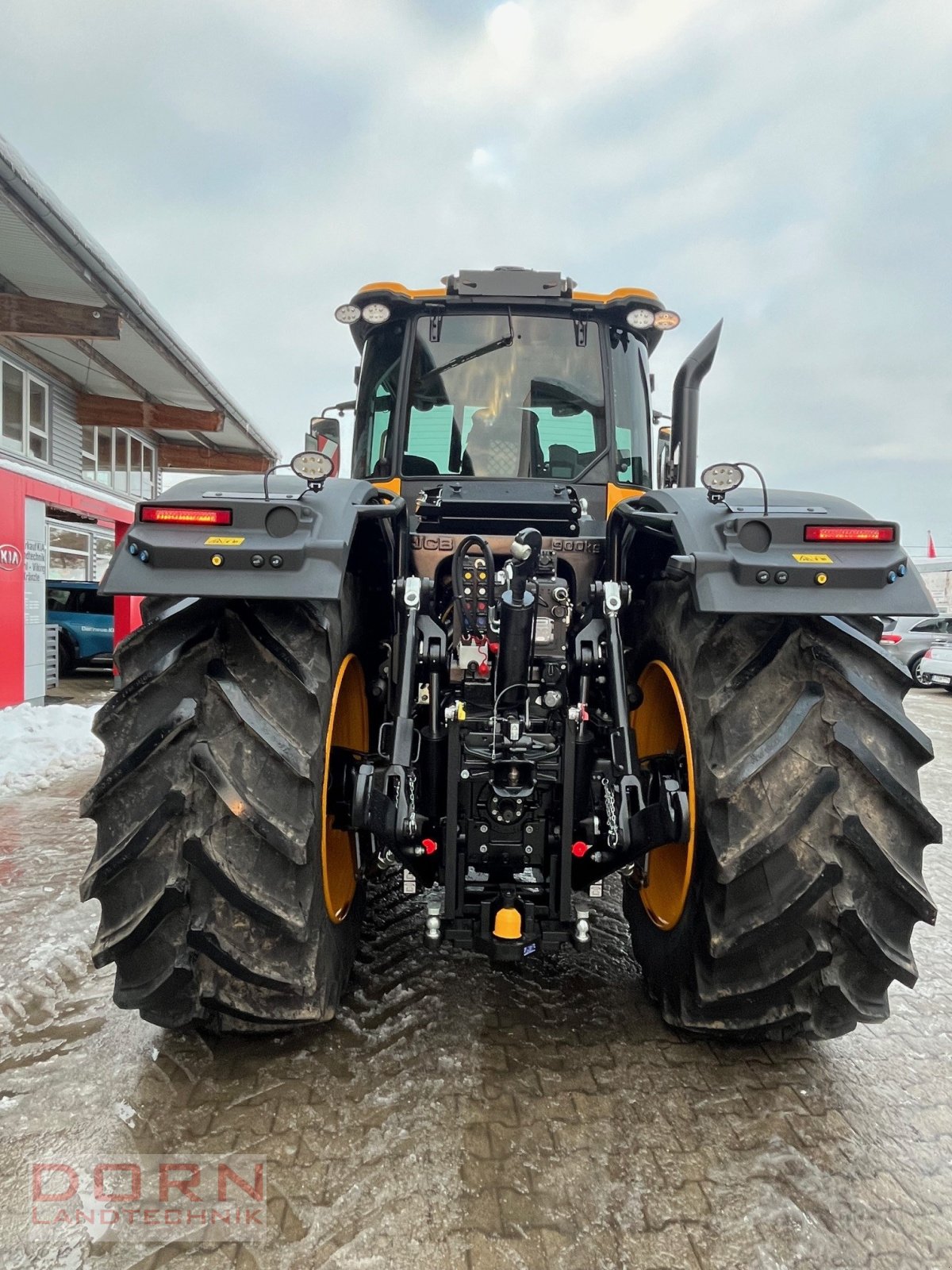 Traktor des Typs JCB 8330 ICON, Neumaschine in Bruckberg (Bild 5)