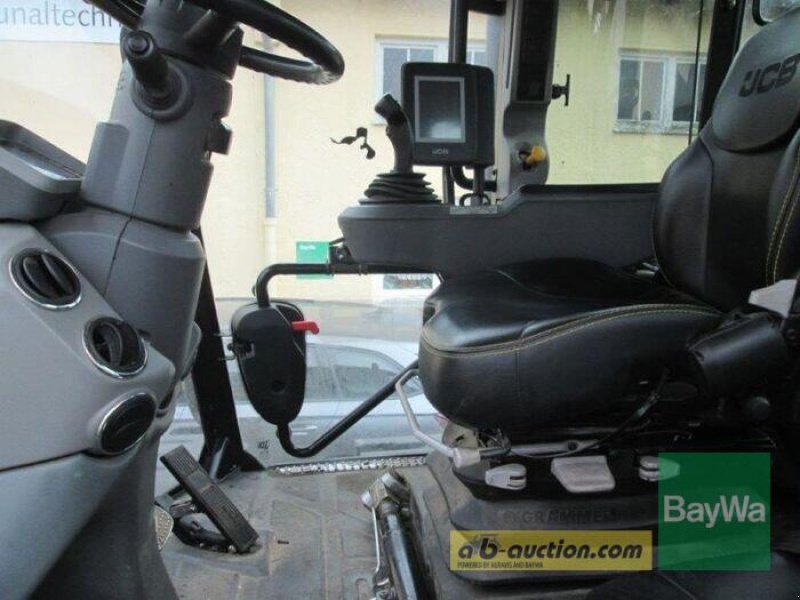 Traktor a típus JCB 8330, Gebrauchtmaschine ekkor: Obertraubling (Kép 11)