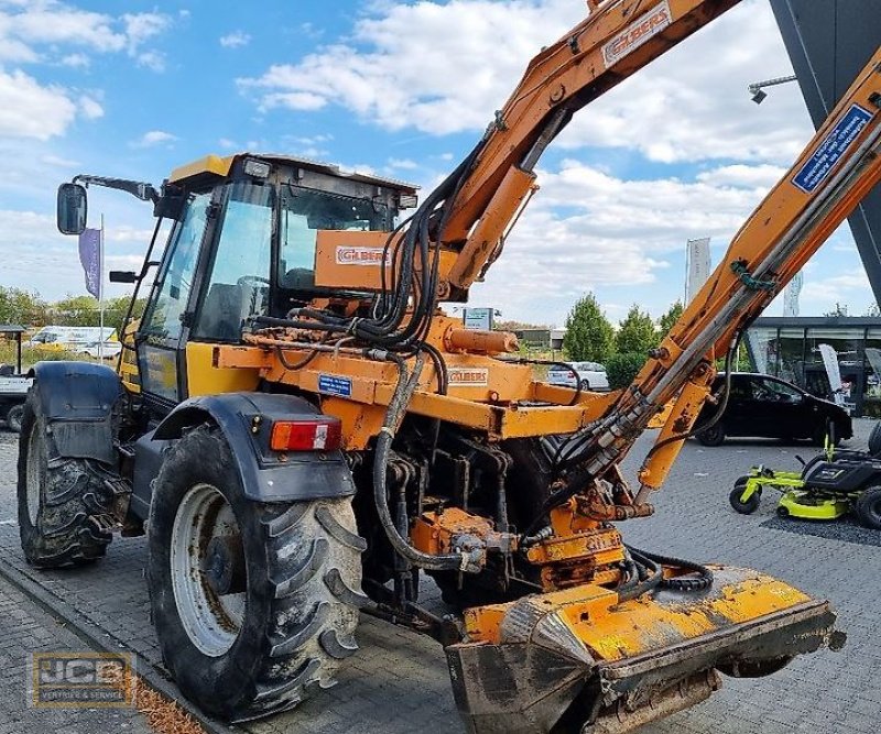 Traktor des Typs JCB Fastrac 2115 2 WD mit Gilbers Mähausleger, Gebrauchtmaschine in Frechen (Bild 3)