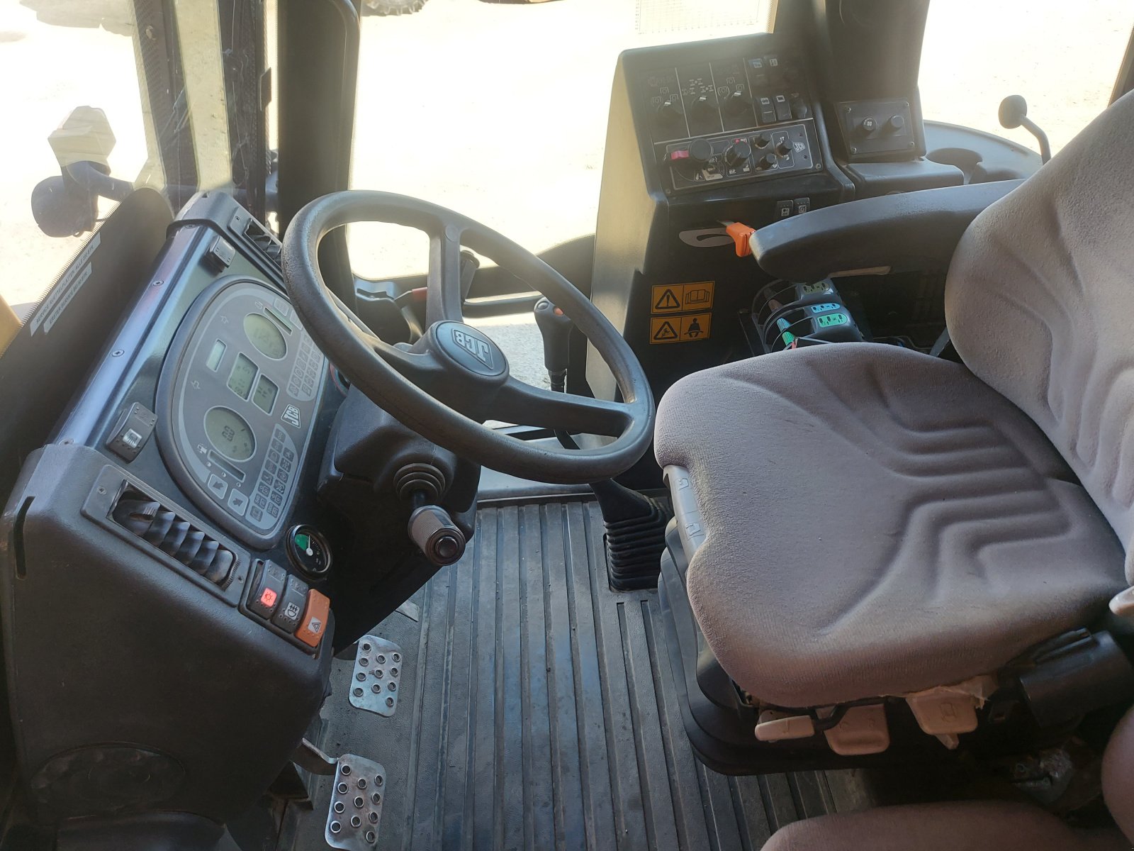 Traktor типа JCB Fastrac 2155 4WS, Gebrauchtmaschine в Haselbach (Фотография 14)