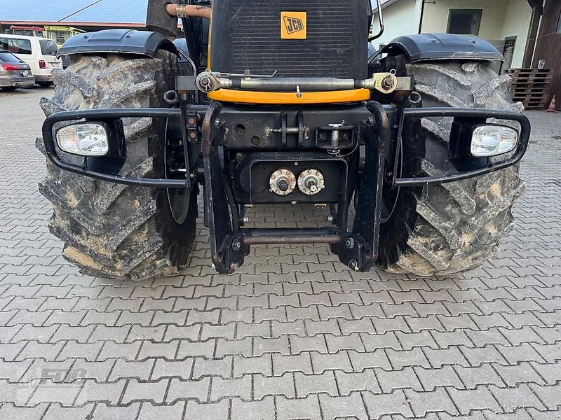 Traktor от тип JCB Fastrac 2155 PLUS vierradlenkung, Gebrauchtmaschine в Pfeffenhausen (Снимка 2)
